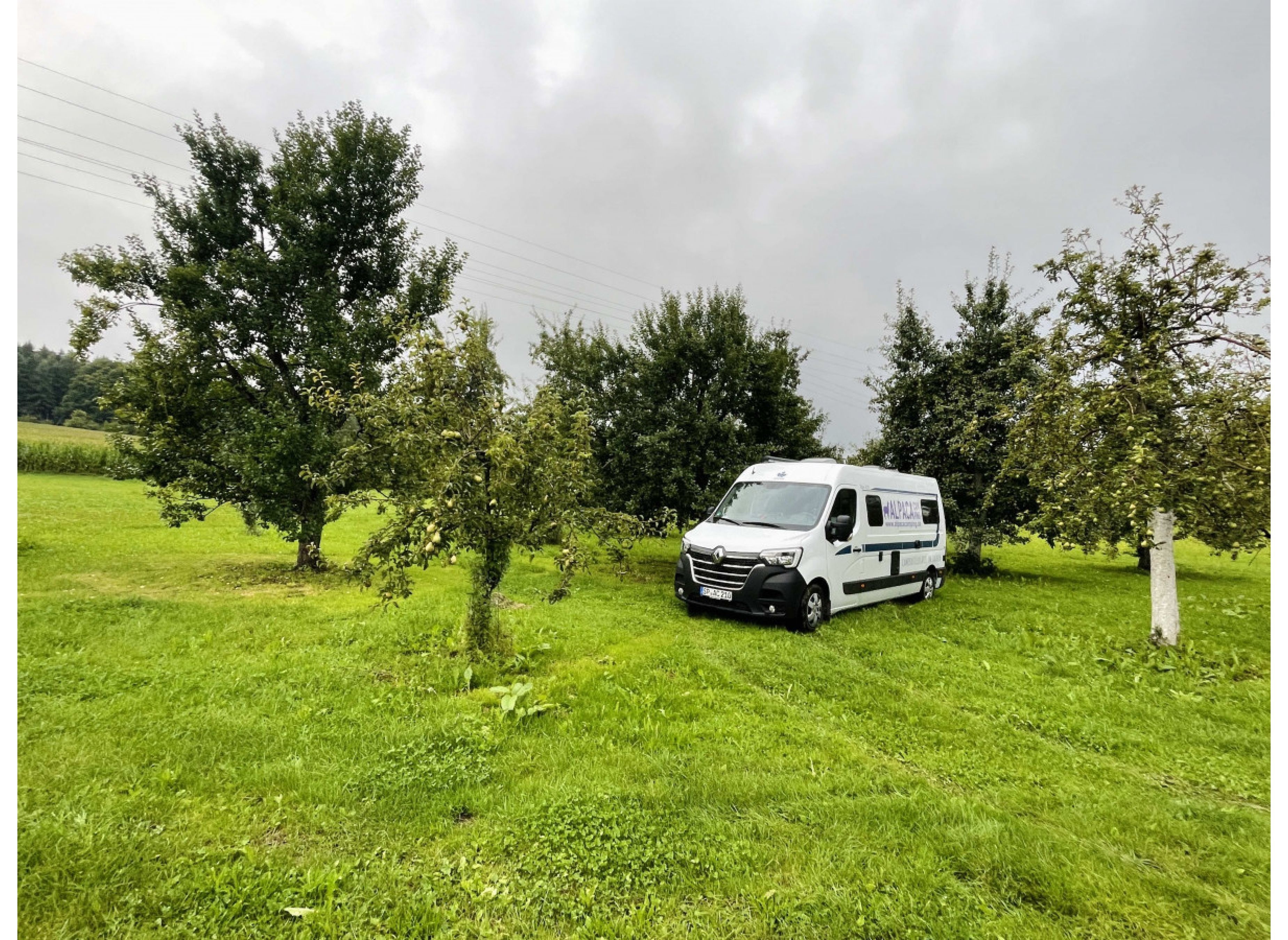 campingplatz hundsboden obstgarten neben probierstube — Campervan Site in Egloffstein