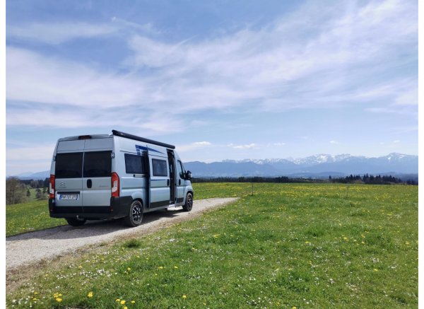 Camping am südlichen Auerberg, traumhafter Bergblick auf die Allgäuer Alpen