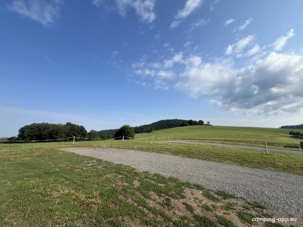 Einzelstellplatz in Unter-Abtsteinach in Ortsrandlage — Photo 5