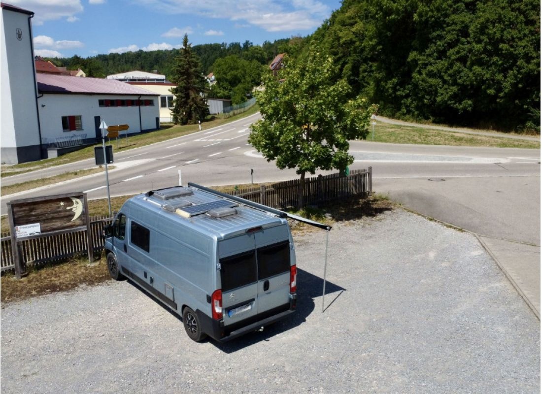 Stellplatz in Rügland — Karavan Sitesi in Rügland
