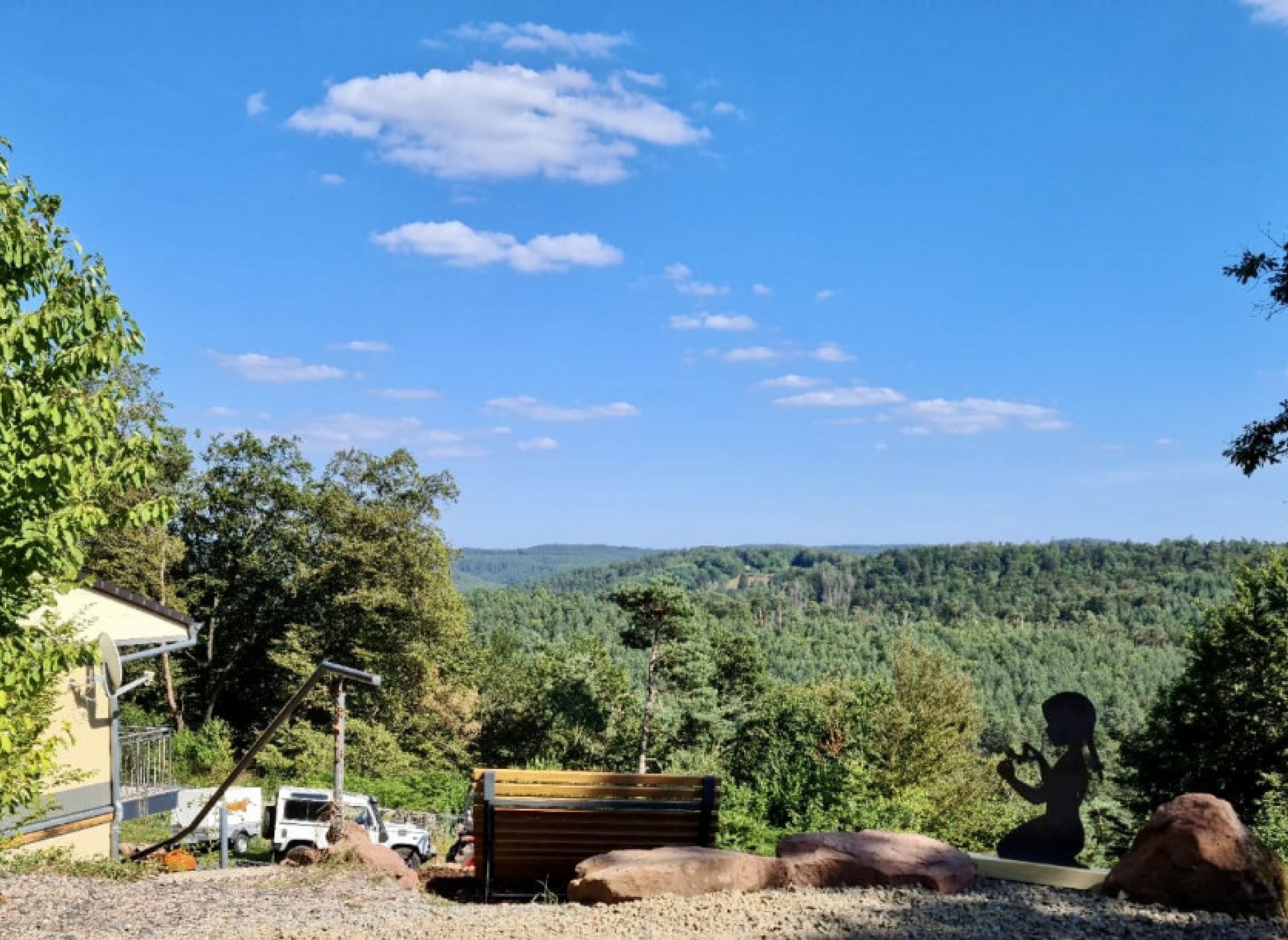 Einzelplatz mit Blick in den Pfälzer Wald — Area di sosta in Hilst