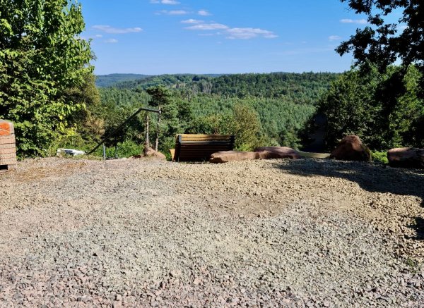Einzelplatz mit Blick in den Pfälzer Wald — Photo 2
