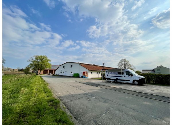 Ruhiger Stellplatz hinter der Ederhalle — Photo 2
