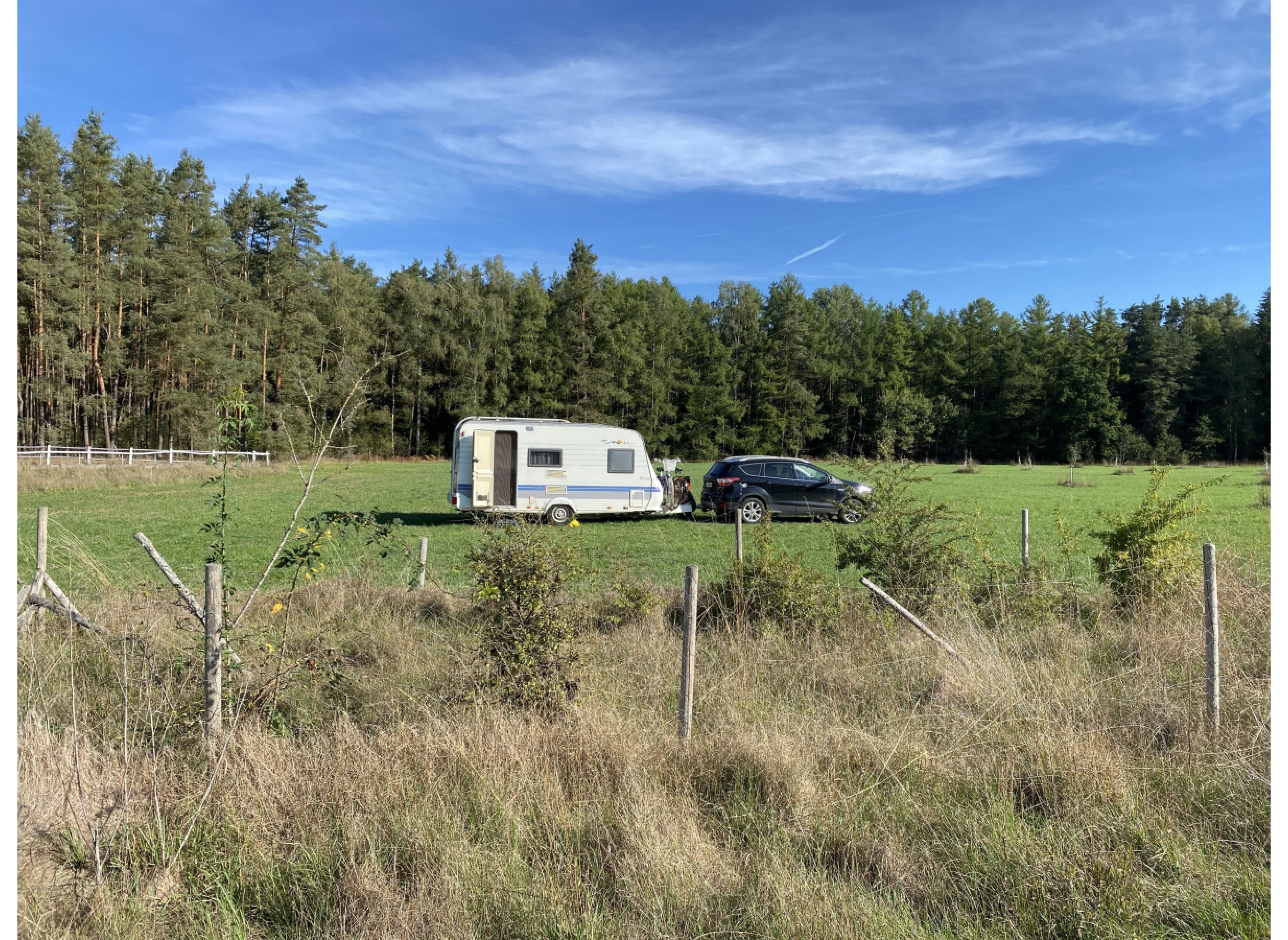Stellplatz auf ruhig gelegener Wiese direkt am Waldrand #1 — Karavan Sitesi in Pyrbaum