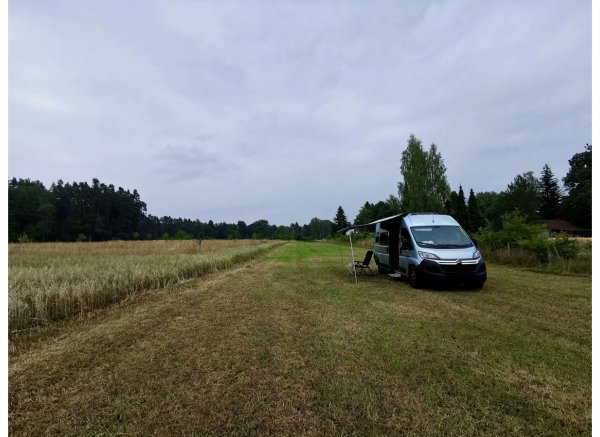 Stellplatz auf ruhig gelegener Wiese direkt am Waldrand #1 — Photo 2