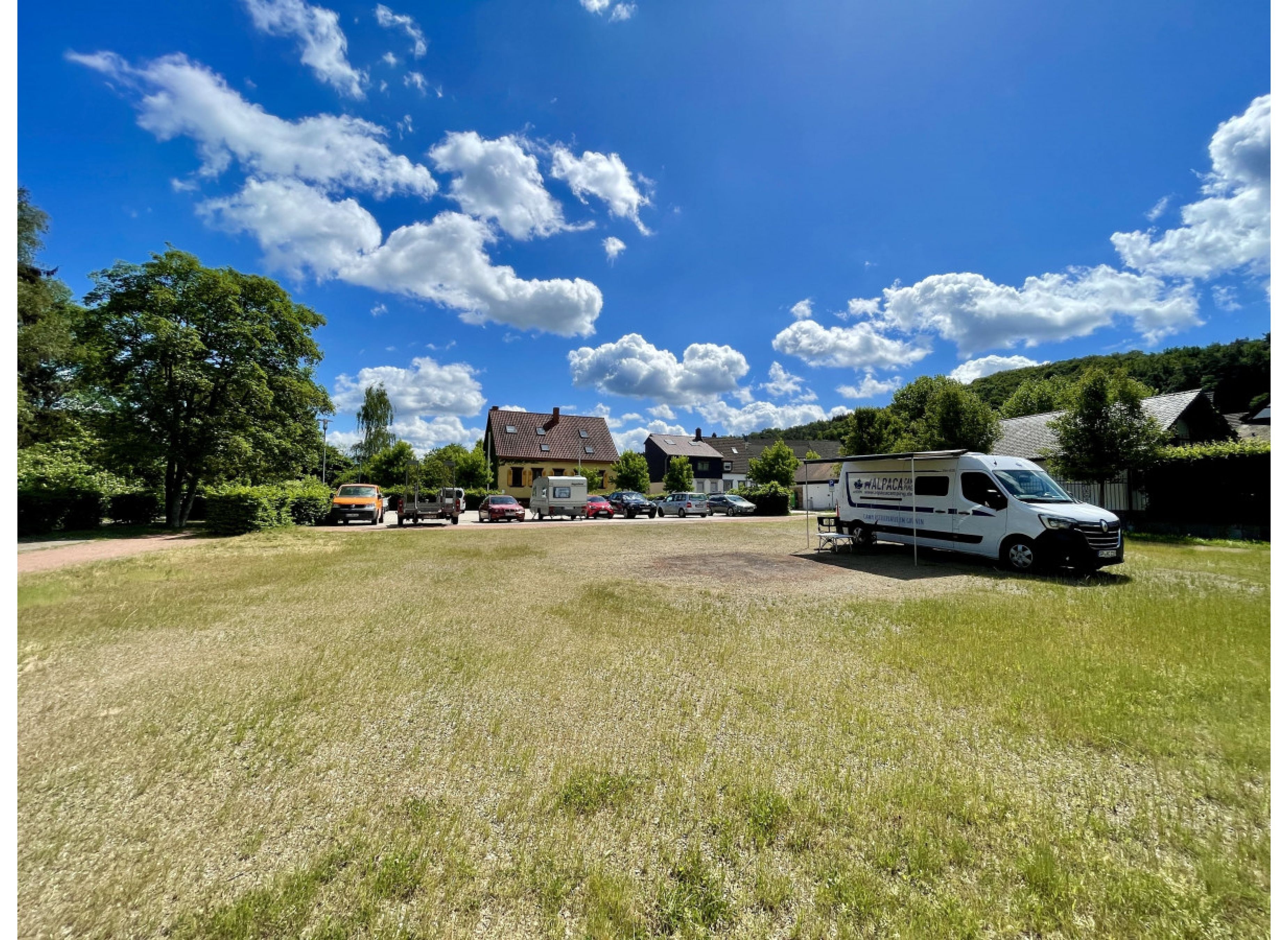 Idyllisches Plätzchen am Festplatz — Camperplaats in Otterbach