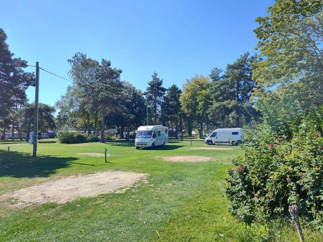 Camping Yverdon Plage — Campingplass in Yverdon-les-Bains