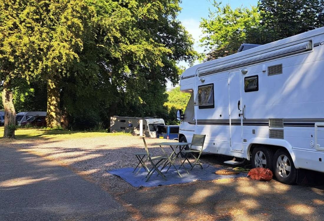 James Estate Caravan Park — Camping in Ruabon