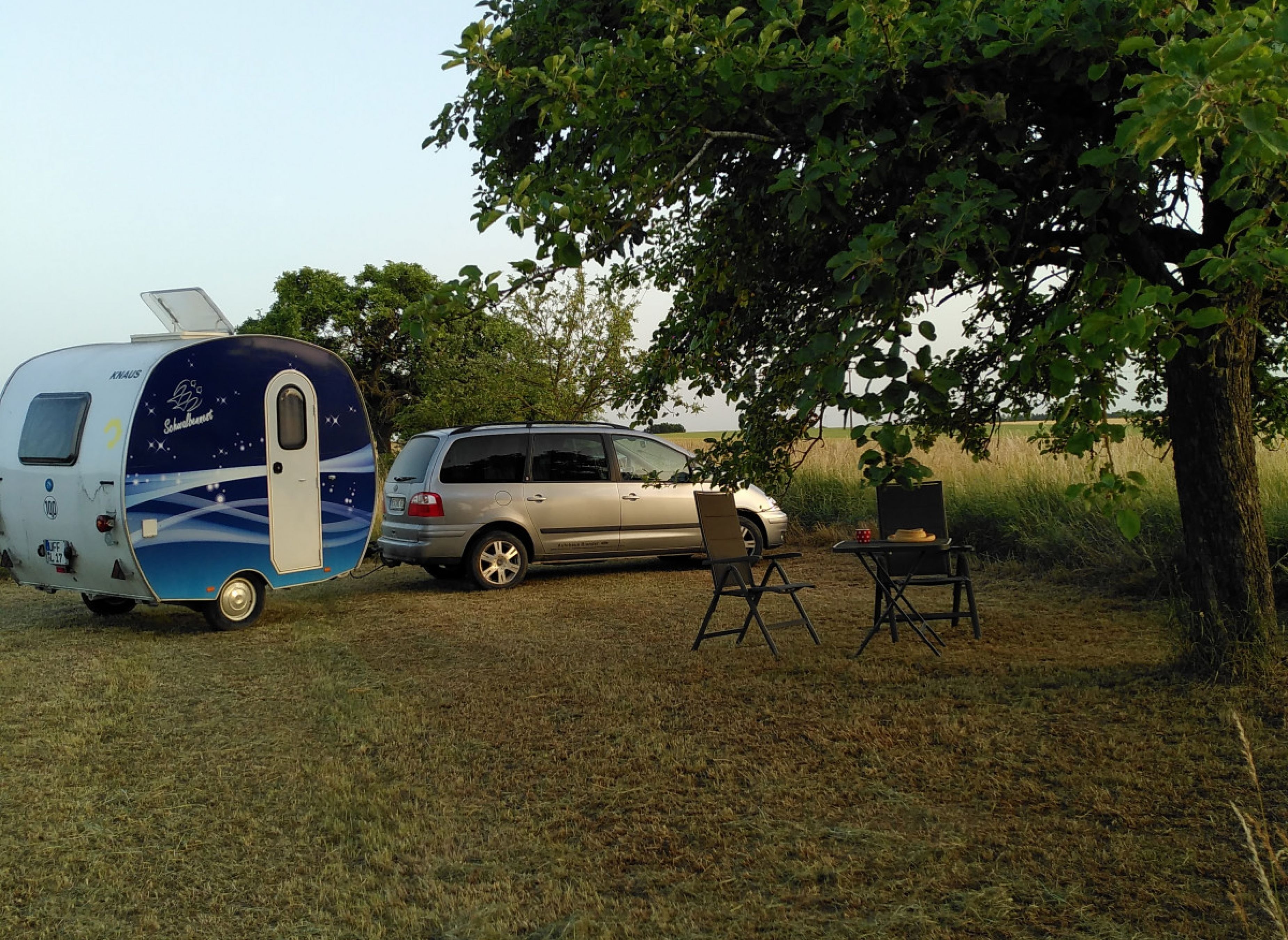 Einzelstellplatz bei Vorderpfeinach an den Apfelbäumen — Karavan Sitesi in Uffenheim