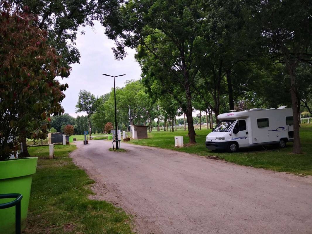 Stellplatz Marmande — Camperplaats in Marmande