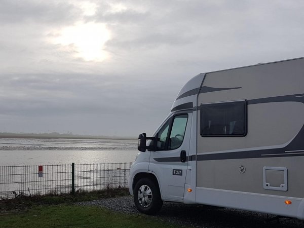 Wohnmobilplatz Eiderblick Tönning — 露营车营地 in Tönning