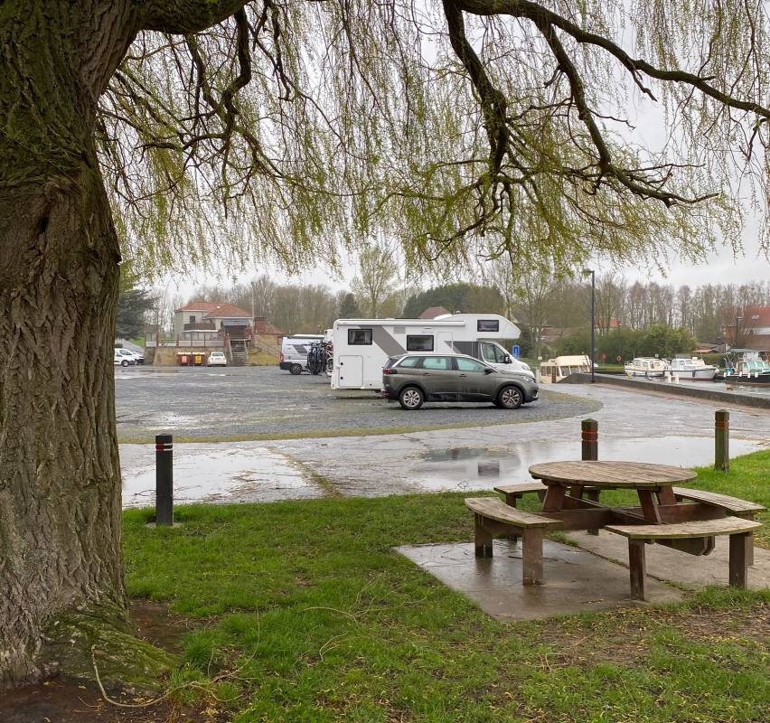 Stellplatz am Yachthafen — Stellplatz in Péruwelz