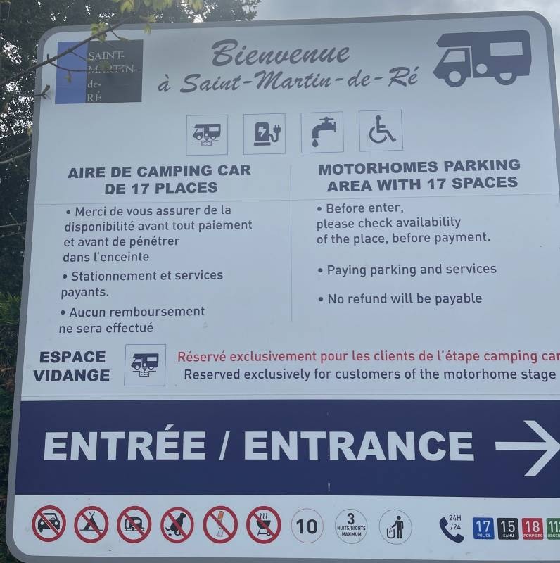 Stellplatz Saint-Martin-de-Ré — Aire camping car in Saint-Martin-de-Ré