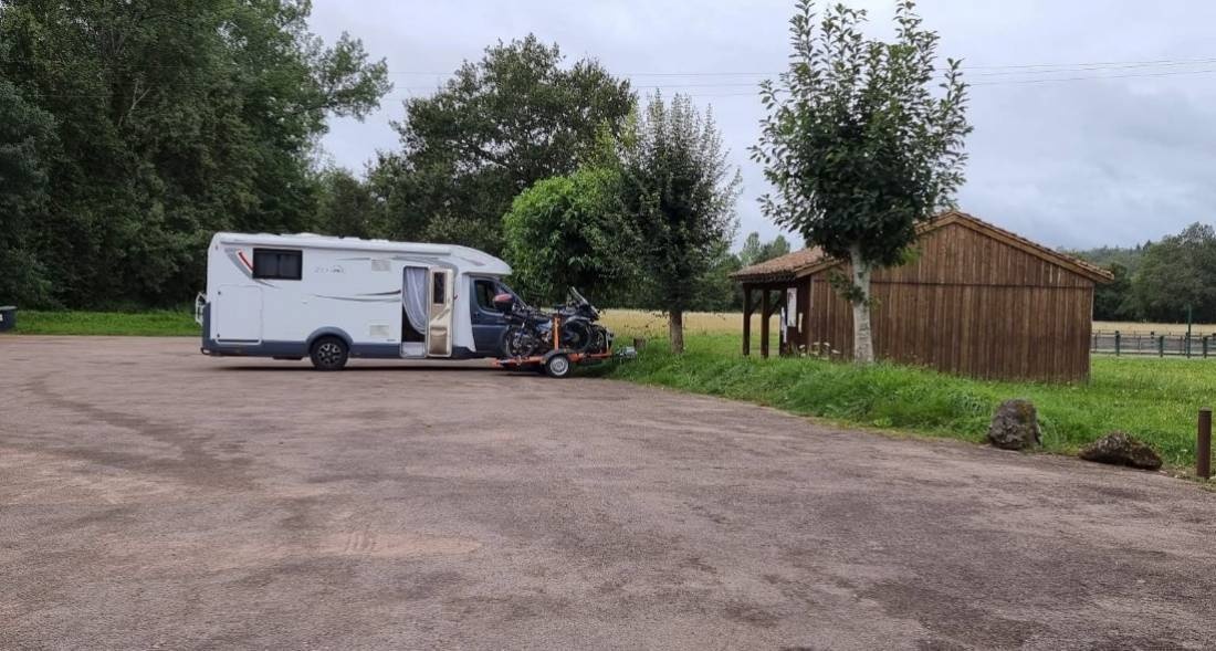 WoMo Stellplatz Saint-Front-la-Rivière — Campervan Site in Saint-Front-la-Rivière