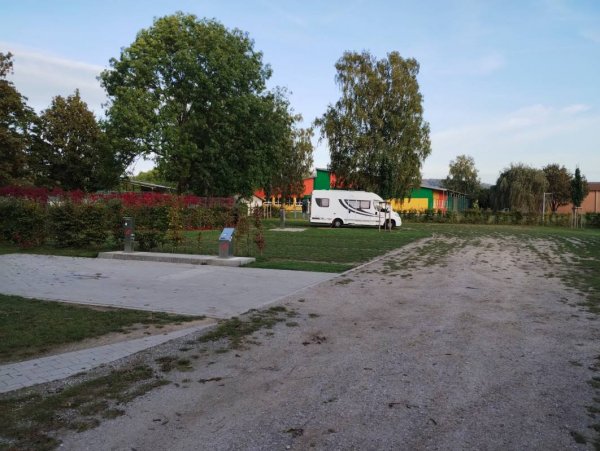 Wohnmobilstellplatz Felsberg