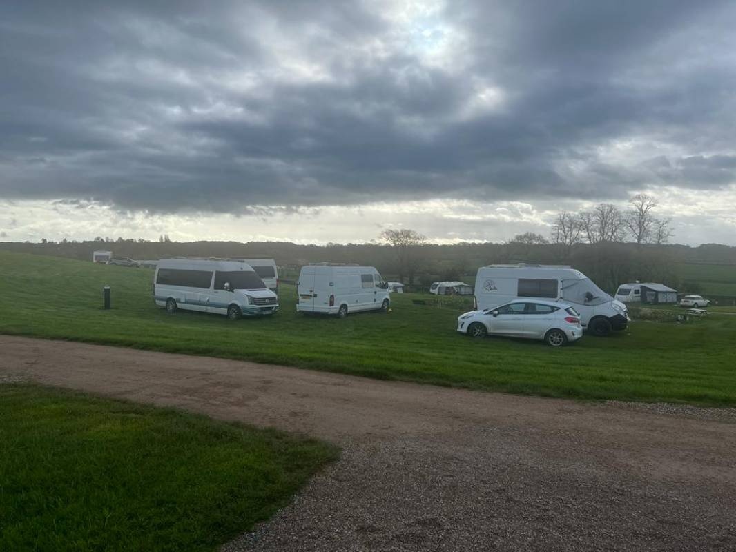 Newnes Caravan Park — Sítio de acampamento in Ellesmere