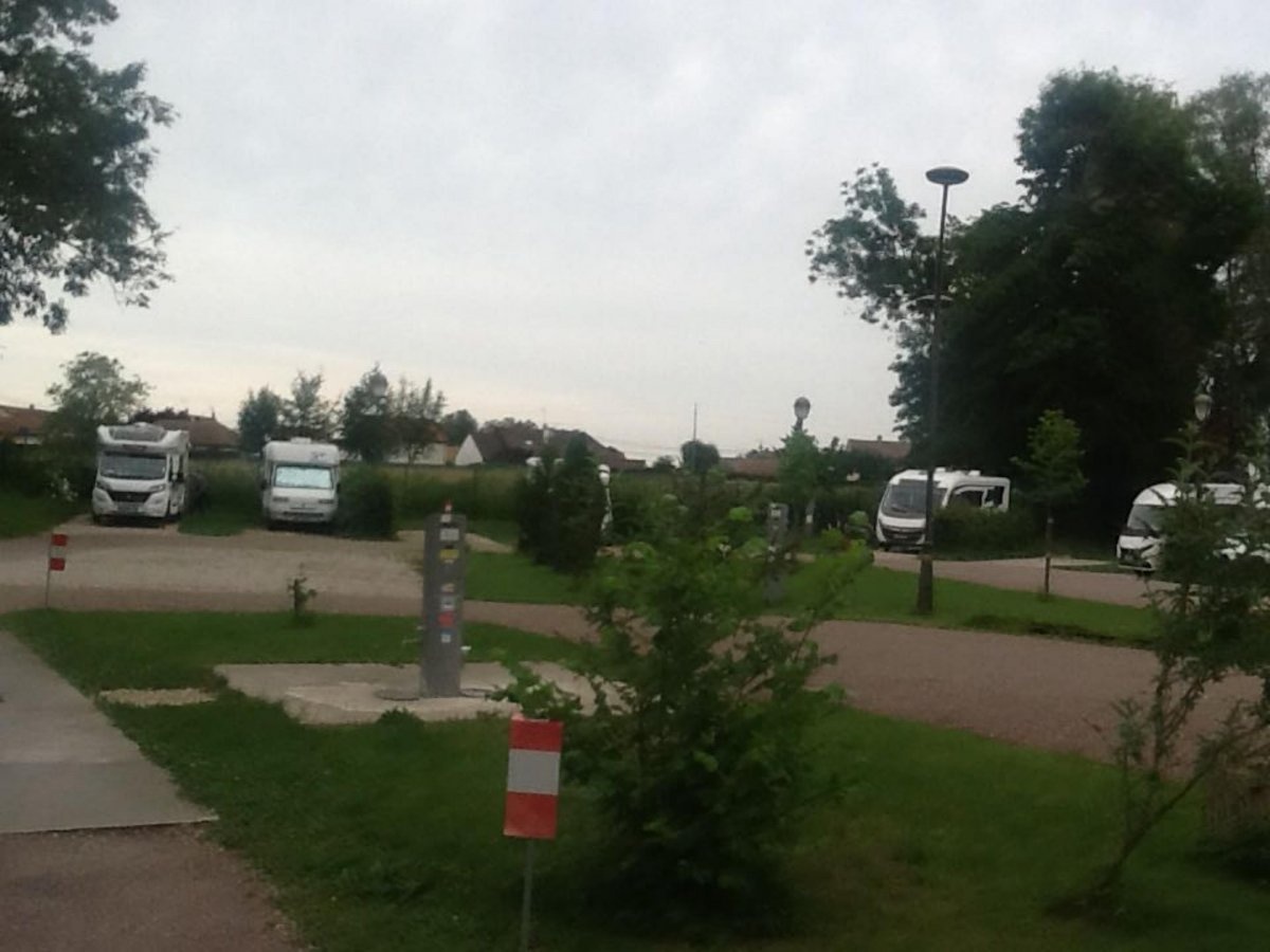 Stellplatz Éclaron-Braucourt-Sainte-Livière — Area Autocaravanas in Éclaron-Braucourt-Sainte-Livière