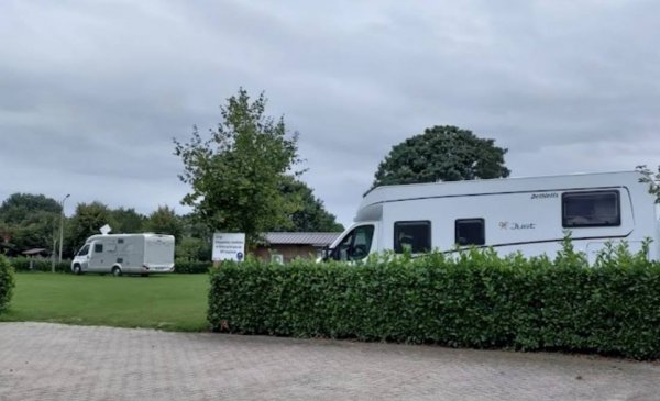 Camperplek de Maasheggen — Foto 4