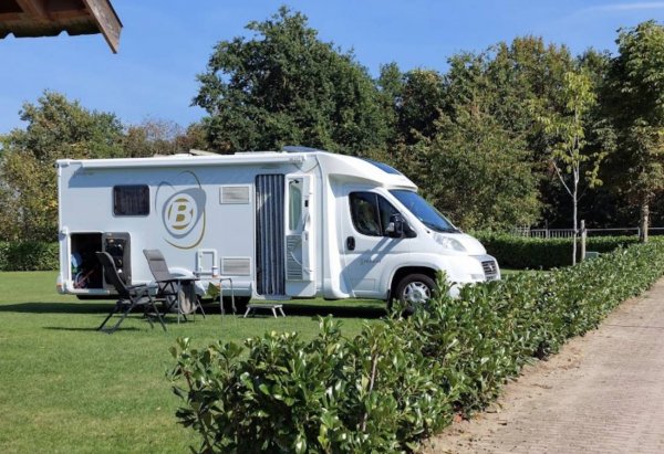 Camperplek de Maasheggen — Photo 2