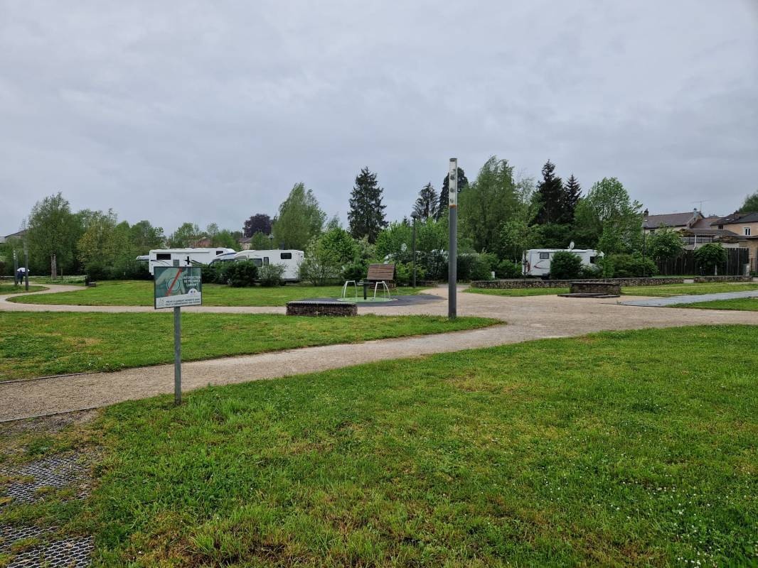 Stellplatz Mirecourt — Campervan Site in Mirecourt