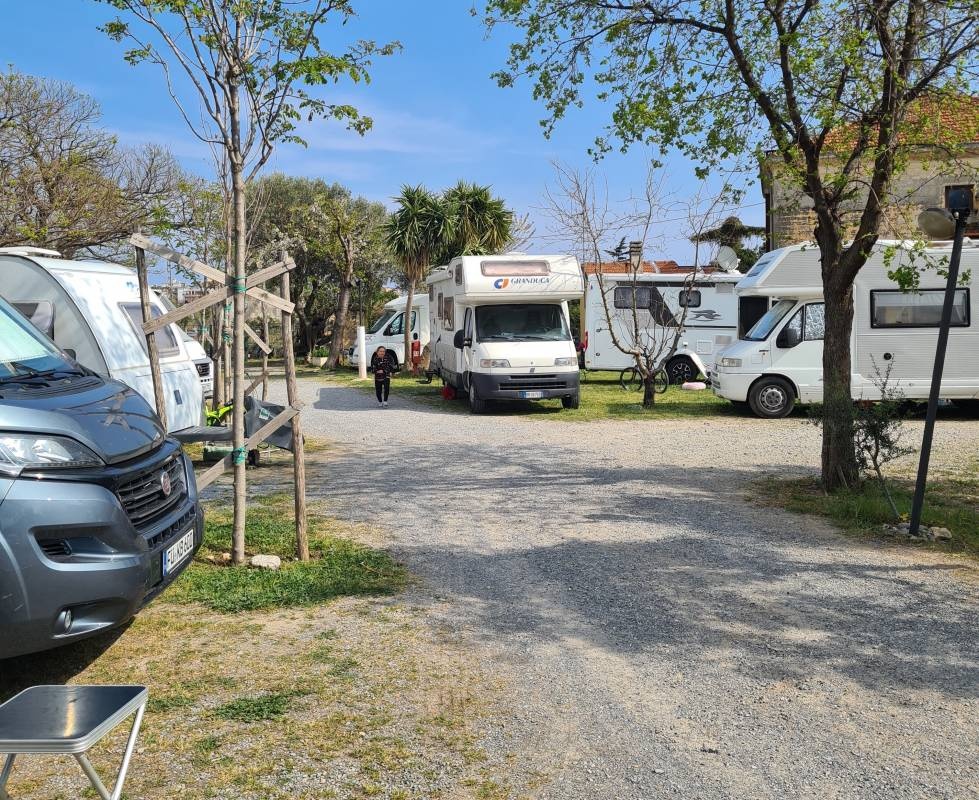 Area Sosta Camper — Sp. parking dla kamperów in Borghetto Santo Spirito