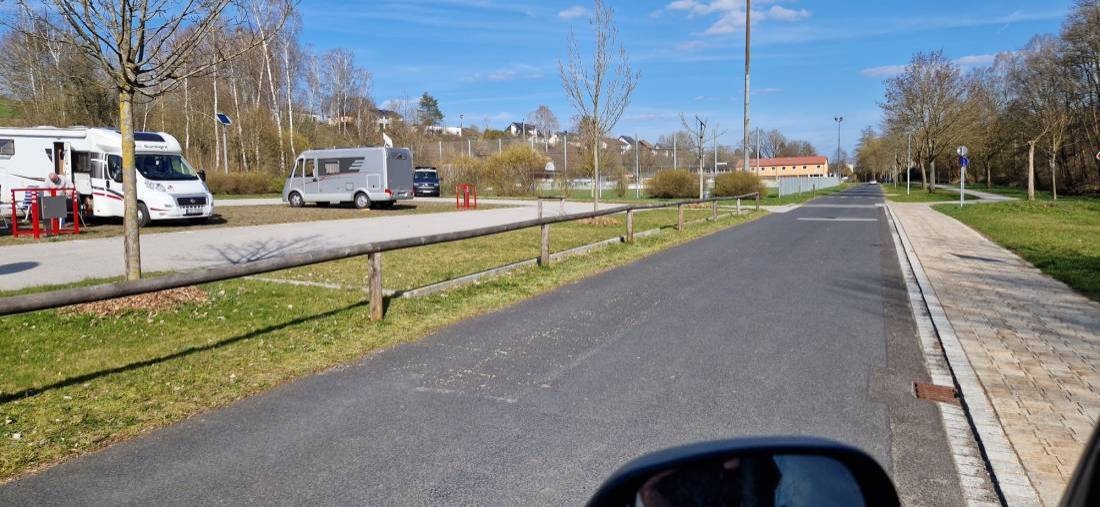 Wohnmobilstellplatz am Rußweiher — Sp. parking dla kamperów in Kleinkotzenreuth