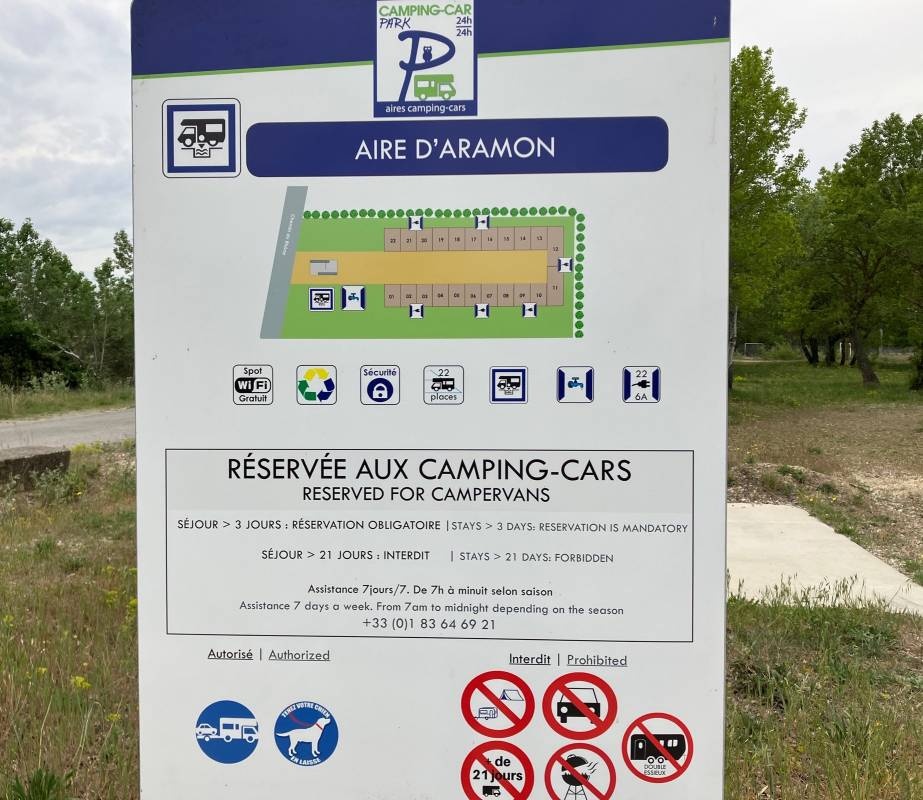 Aire Camping-Car Park — 露营车营地 in Aramon