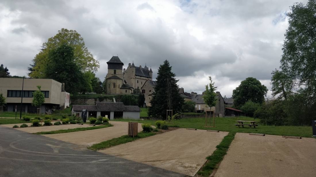 Aire Municipal Sainte-Fortunade — Area Autocaravanas in Sainte-Fortunade