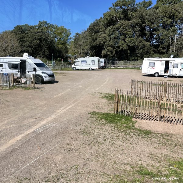 Aire CAMPING-CAR PARK de Longeville Le Rocher