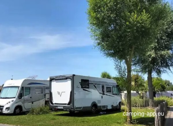 Wohnmobilstellplatz Mont-Saint-Michel — Photo 5