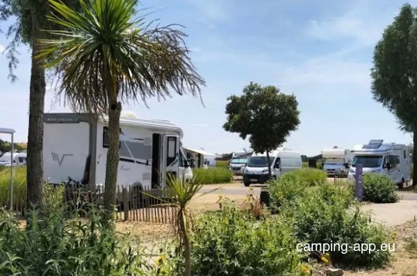 Wohnmobilstellplatz Mont-Saint-Michel — Photo 4