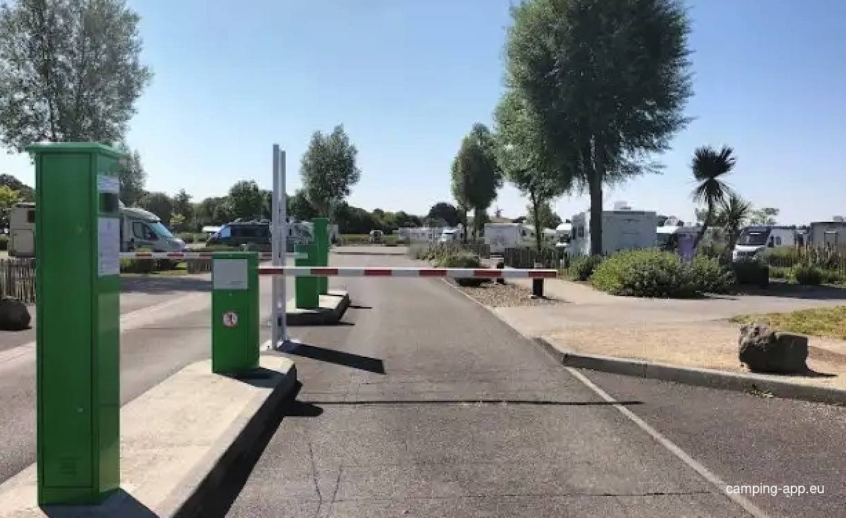 Stellplatz Mont-Saint-Michel — Sítio para autocaravanas in Beauvoir