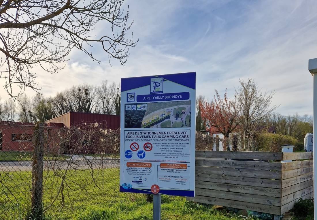 Stellplatz Ailly sur Noye — Karavan Sitesi in Ailly-sur-Noye