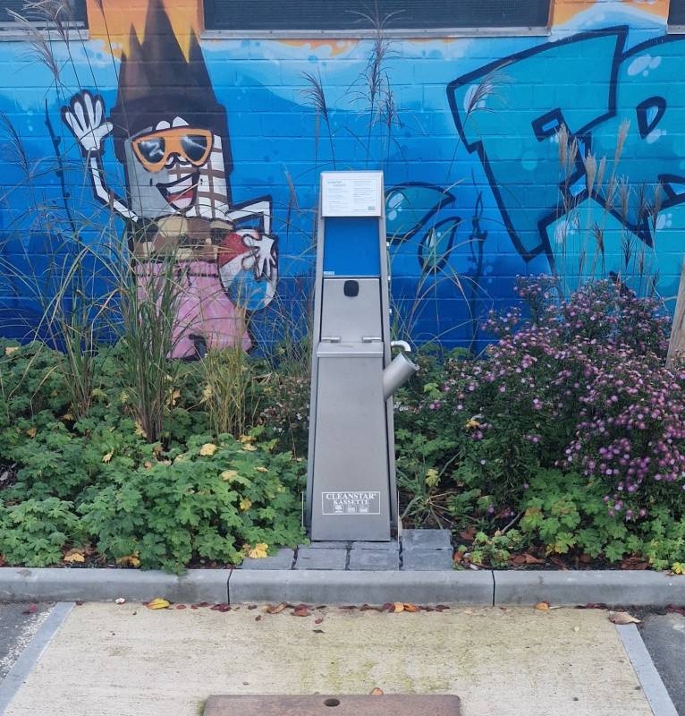 Stellplatz am Freibad — Stellplatz in Neustadt (Hessen)