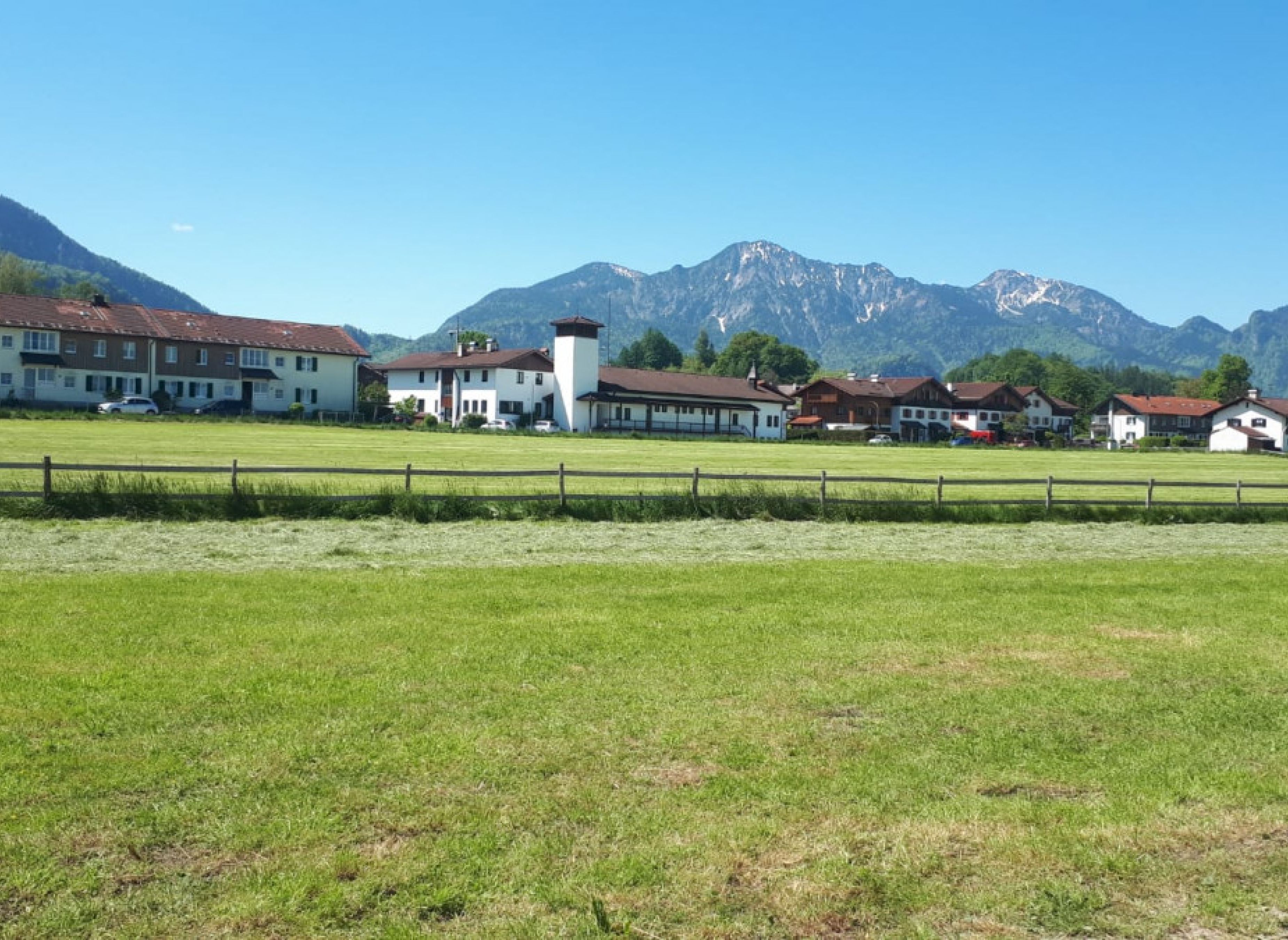 Camping Kochelsee-Wiese am Ortsrand in Kochel am See — Area di sosta in Kochel am See