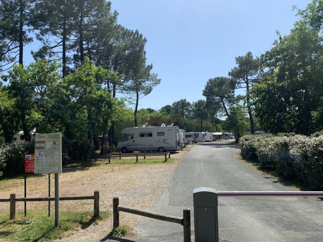 Stellplatz Hourtin — Ställplats in Hourtin