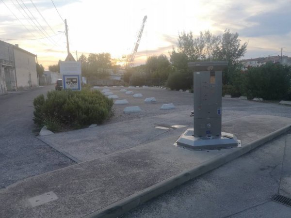 WoMo Stellplatz Beaucaire — Photo 2