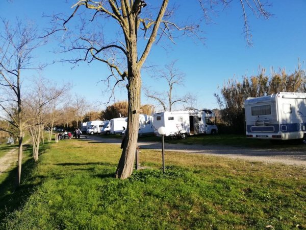 Camping Area Camper Lago Azzurro — Photo 2