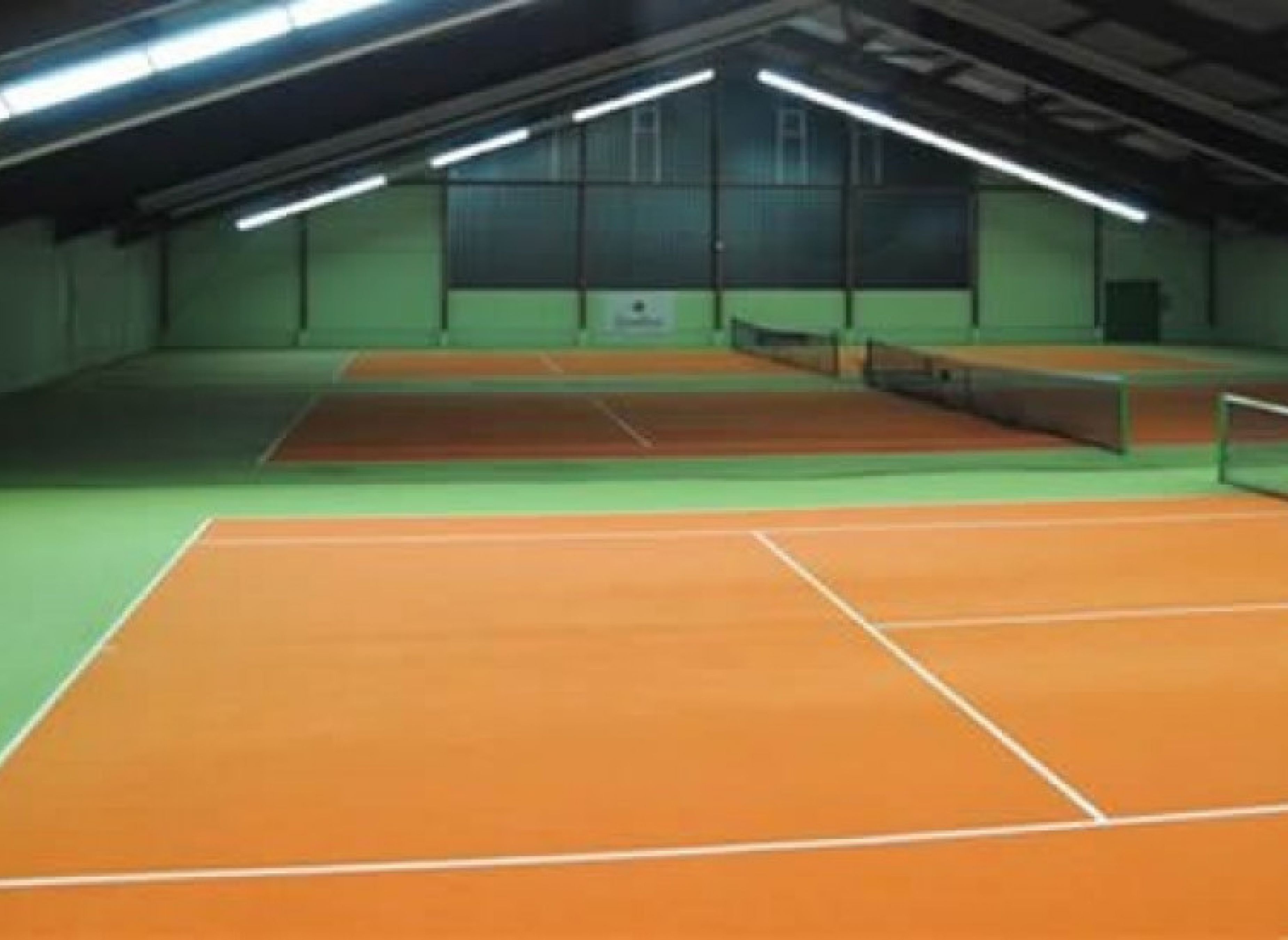 Stellplatz direkt auf dem Gelände des Sportparks Mahner Berg mit vielen Freizeitmöglichkeiten #3 — Karavan Sitesi in SZ