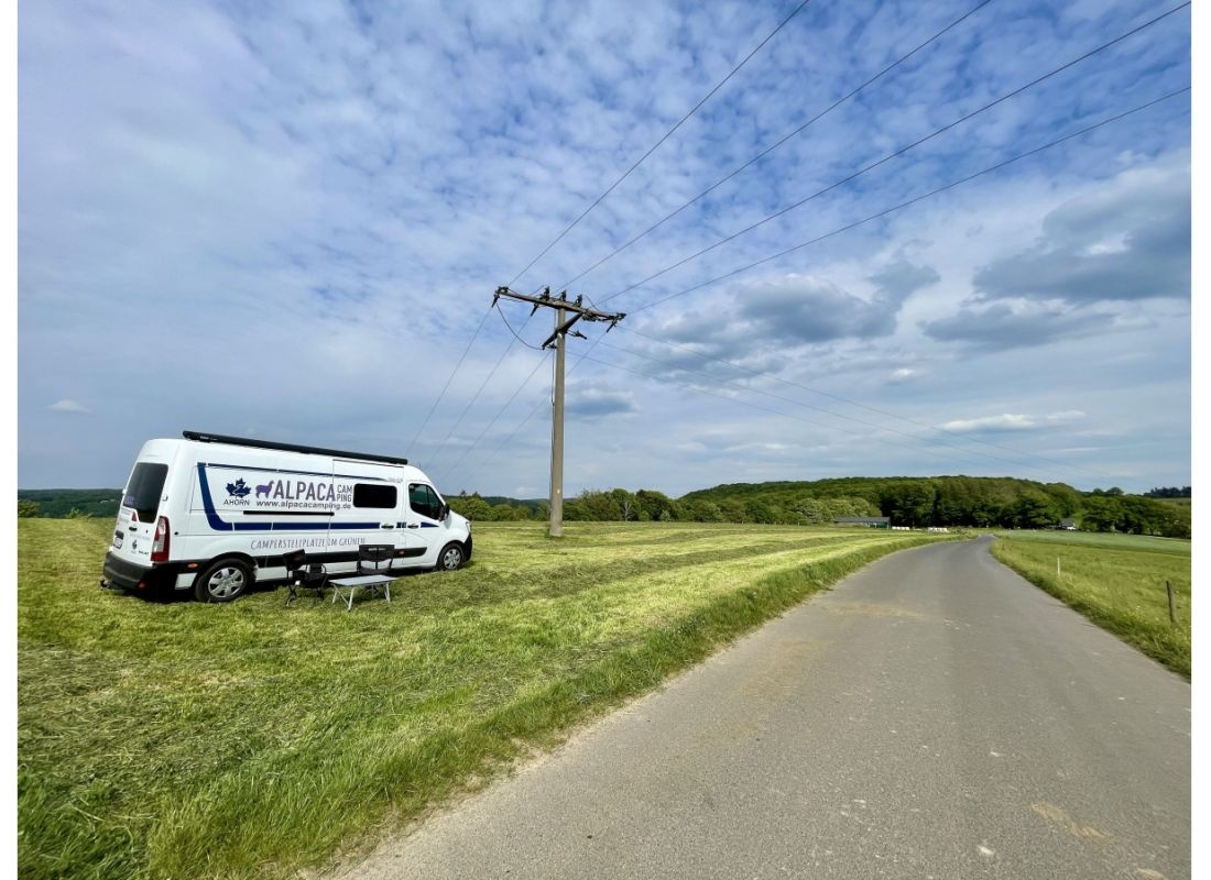 Große Wiese mit Blick auf Simmern #2 — Karavan Sitesi in Simmern