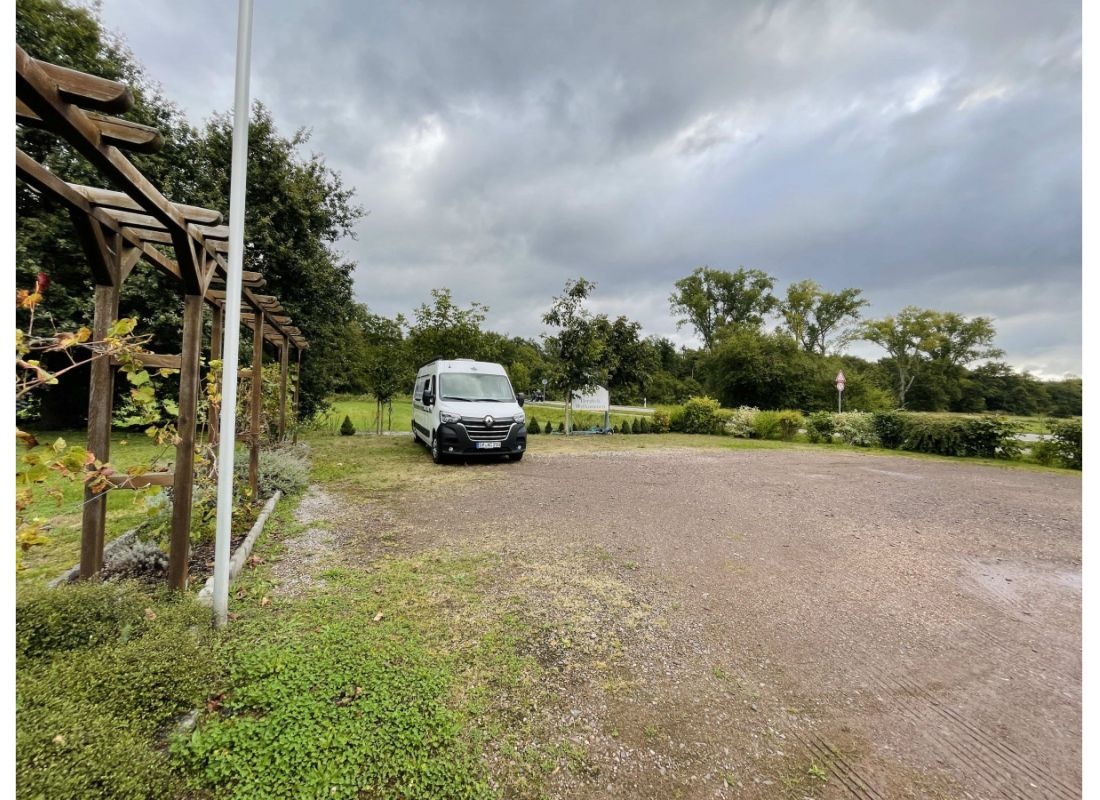 Stellplatz im Grünen Teil von Hassloch  #2 — Campervan Site in Haßloch