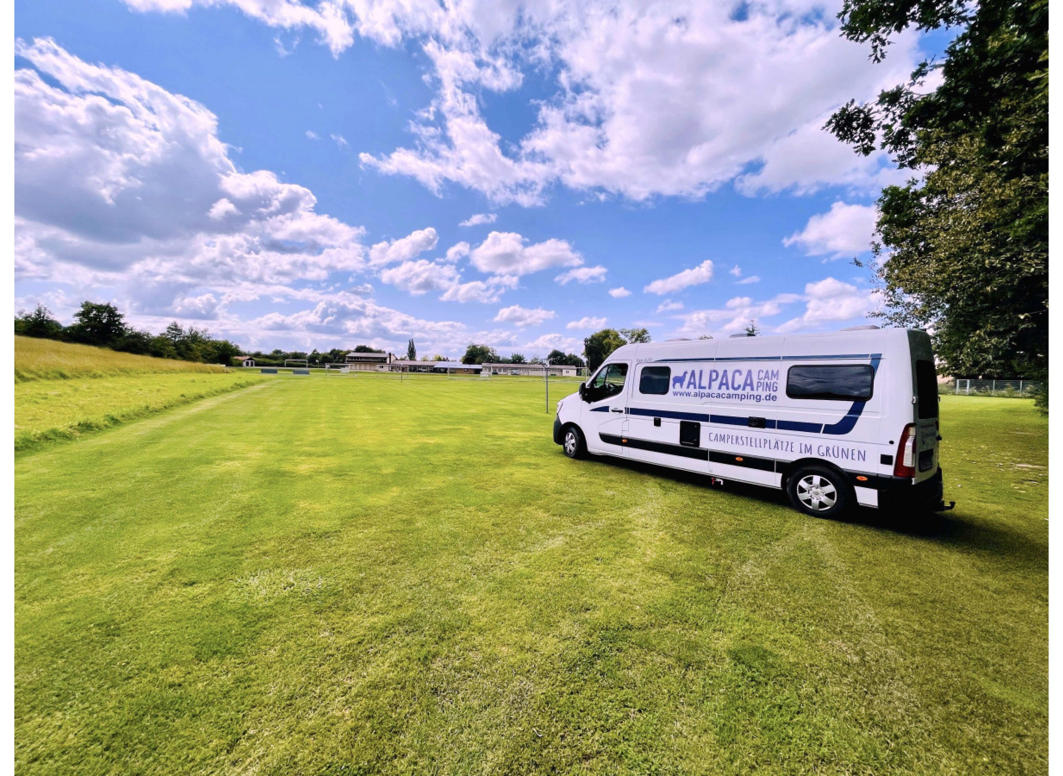 Sportplatzcamping in Oberschwarzach — Aire camping car in Oberschwarzach