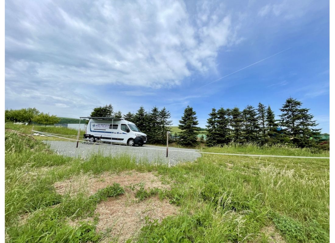 Wiesenstellplatz mit romantischem Ausblick — Aire camping car in Heiligenmoschel