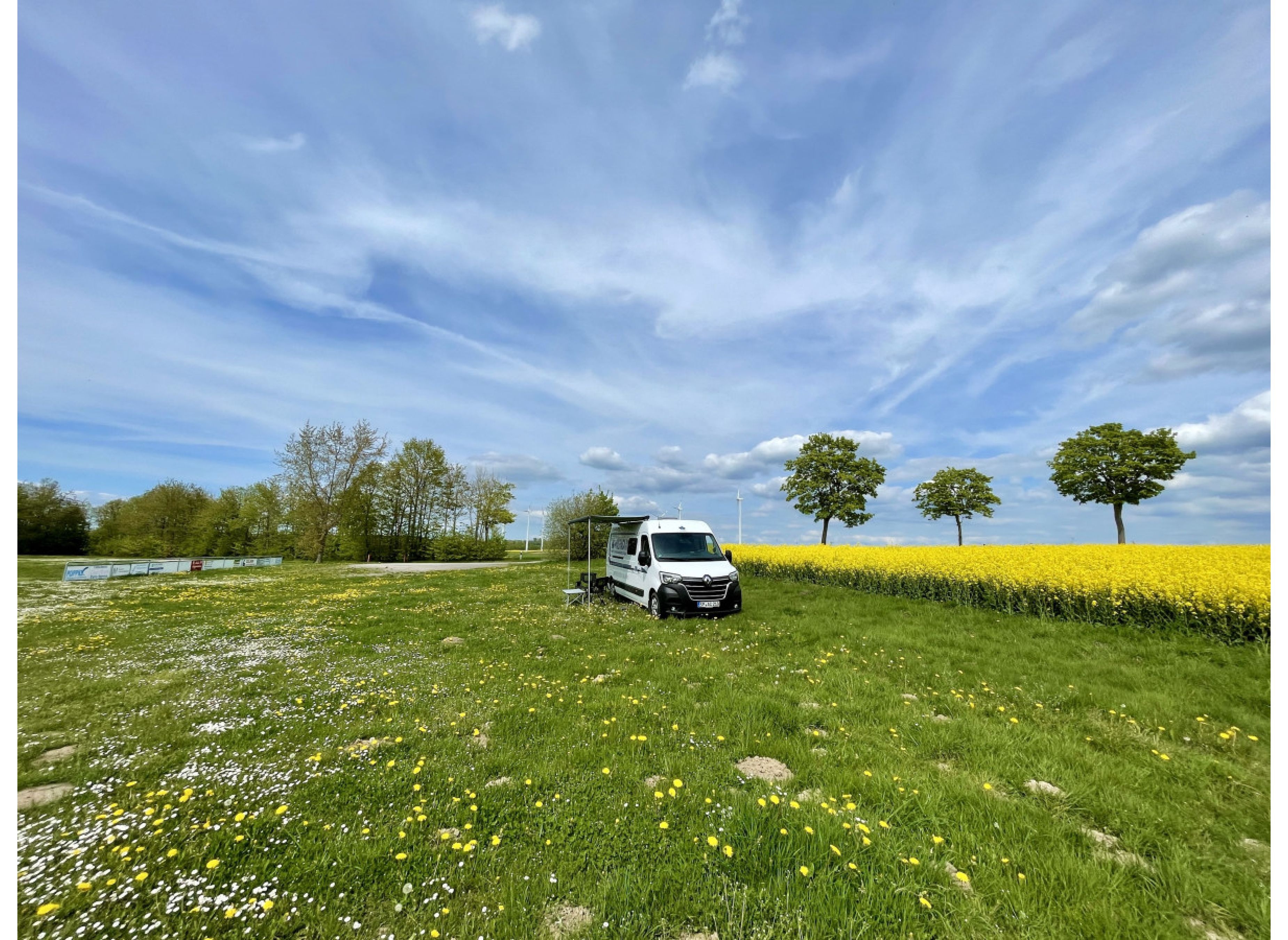 Am Sportplatz Manrode — Bobilplass in Borgentreich