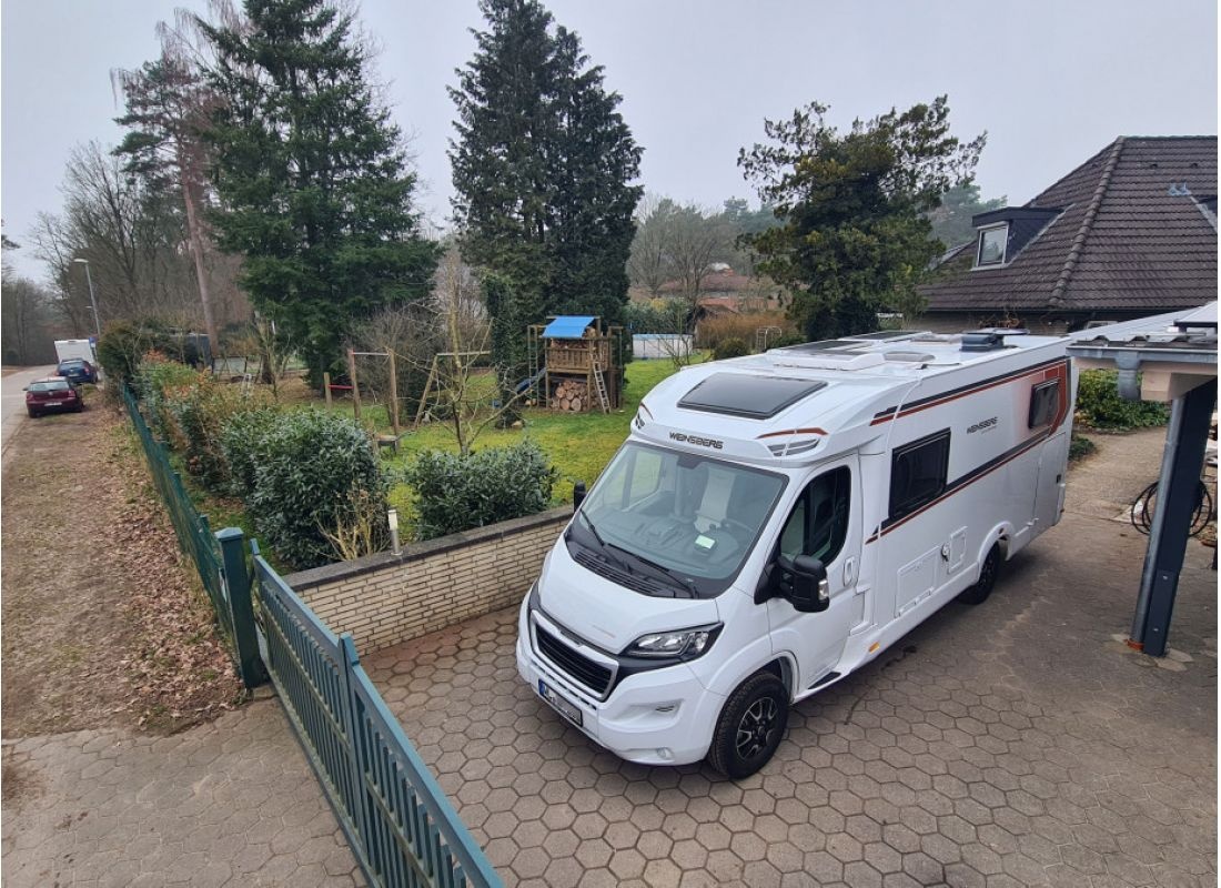 Natur am Heidschnuckenweg und zugleich in 20 Min. mit der Bahn in Hamburg — Ställplats in Buchholz in der Nordheide