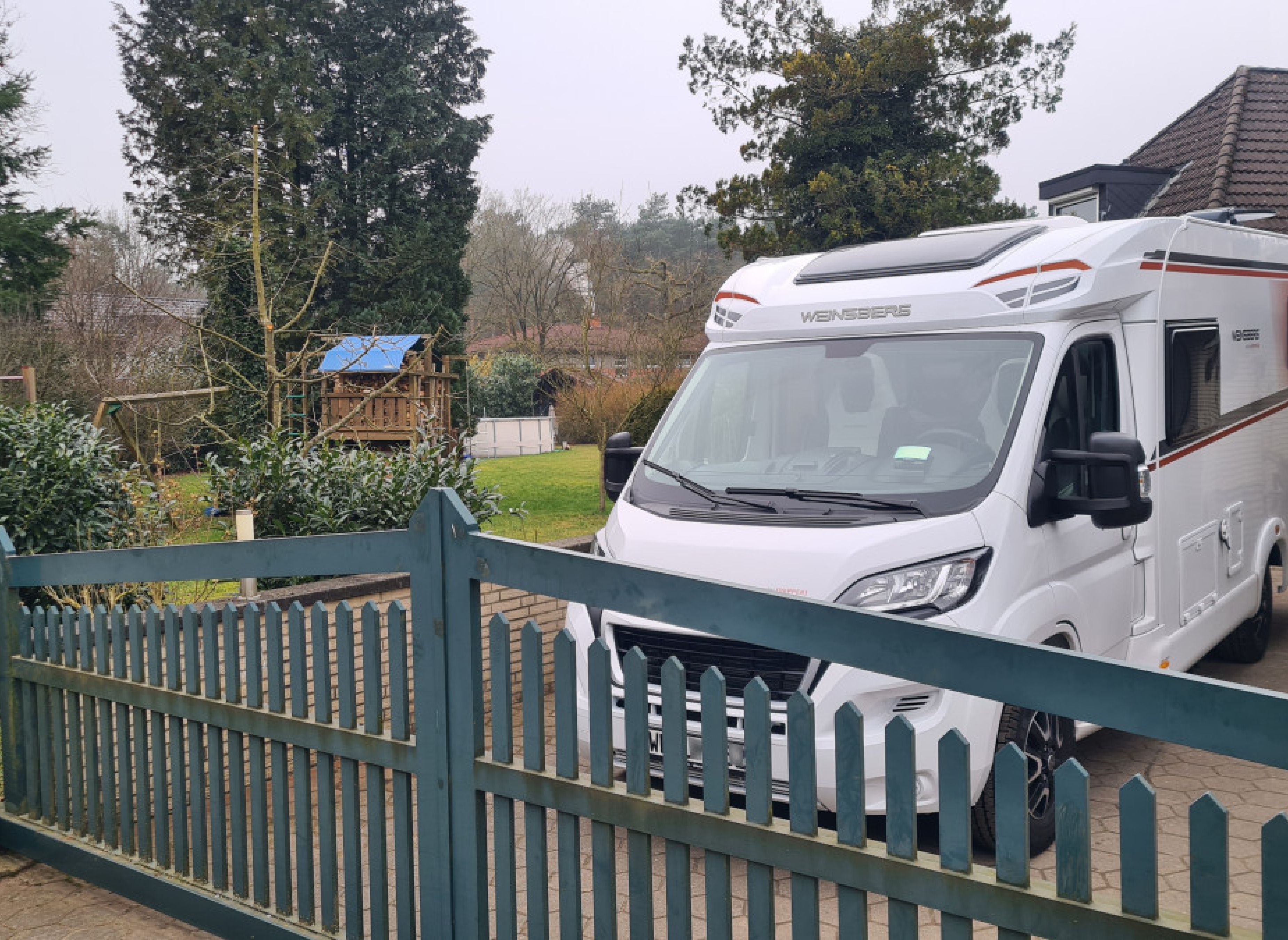 Natur am Heidschnuckenweg und zugleich in 20 Min. mit der Bahn in Hamburg — Aire camping car in Buchholz in der Nordheide