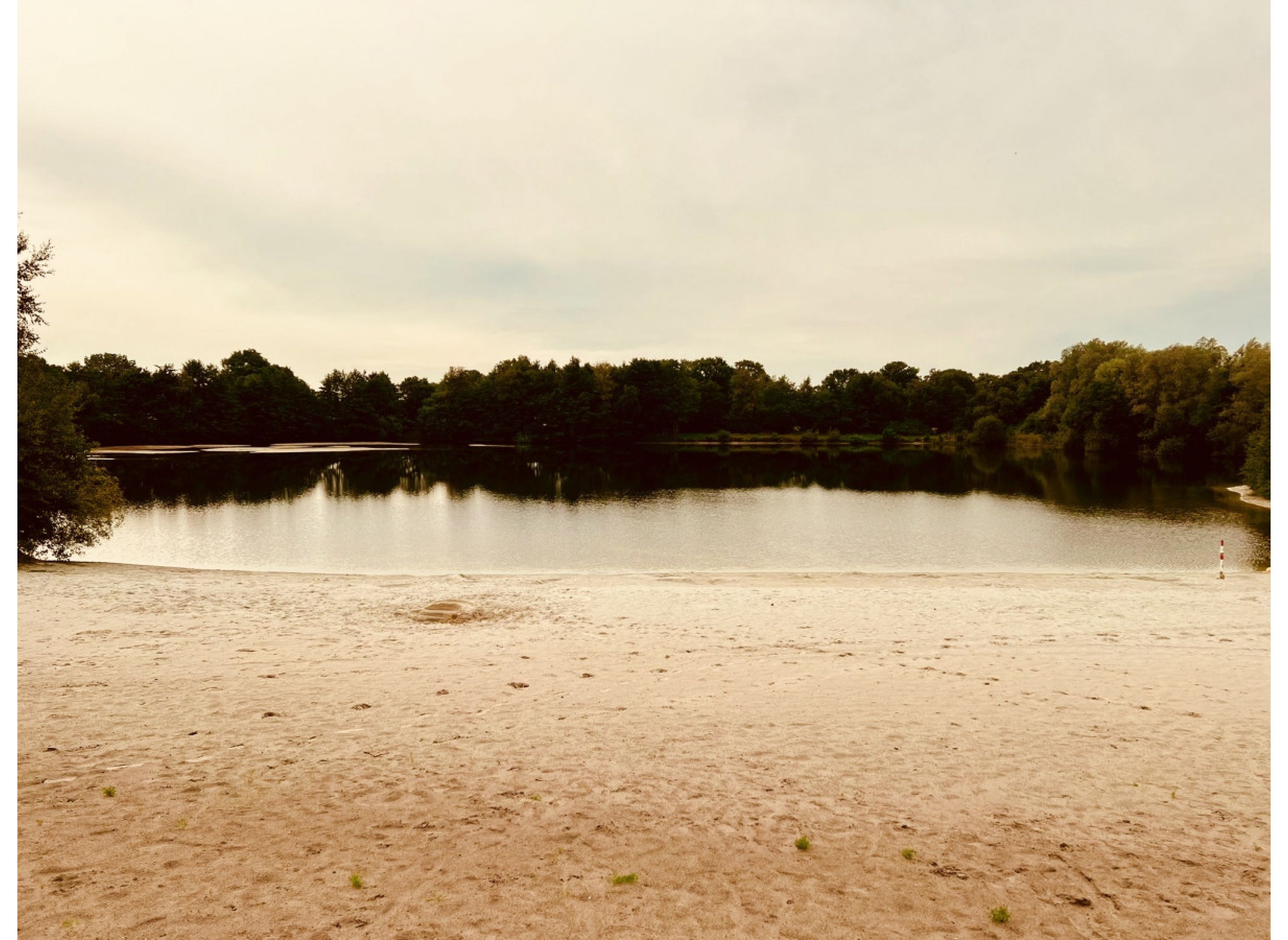 Ab zum Freizeitsee :-) — Camperplaats in Westoverledingen