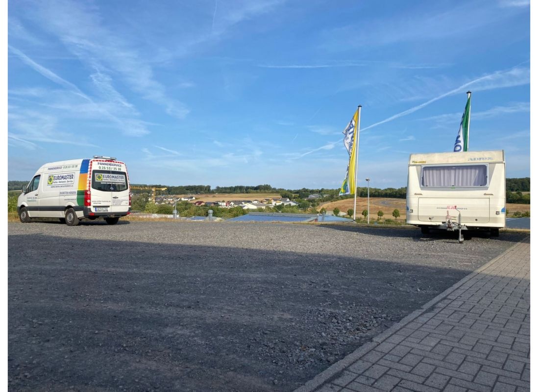 Stellplätze an der A48 in der Eifel — Camperplaats in Kaisersesch