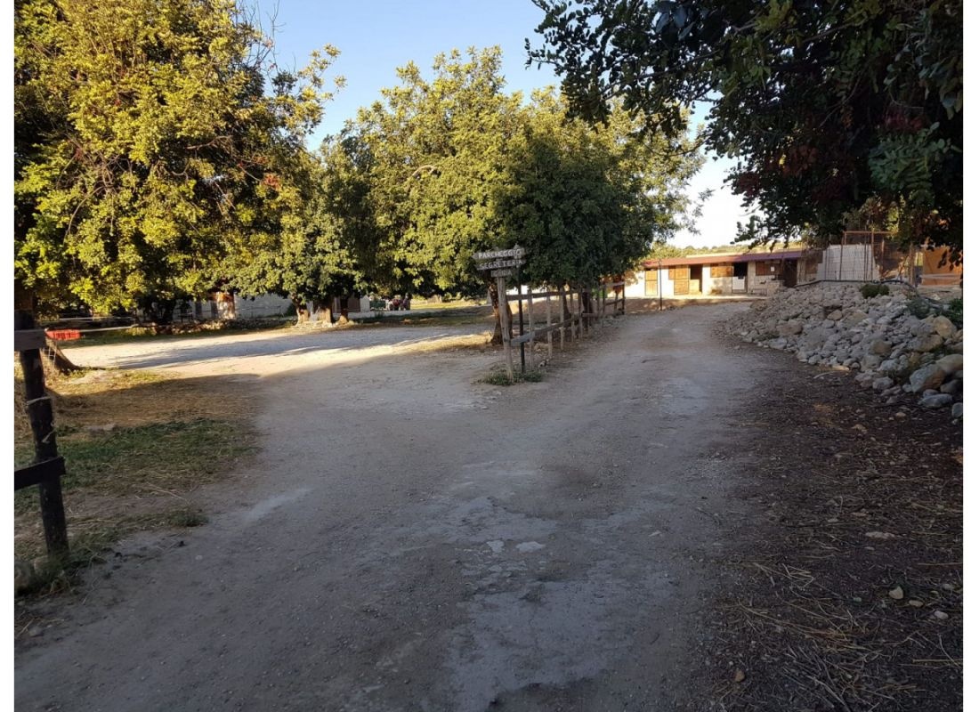 Maneggio / Stellpatz an der Reithalle — Місце для кемперів in Ispica