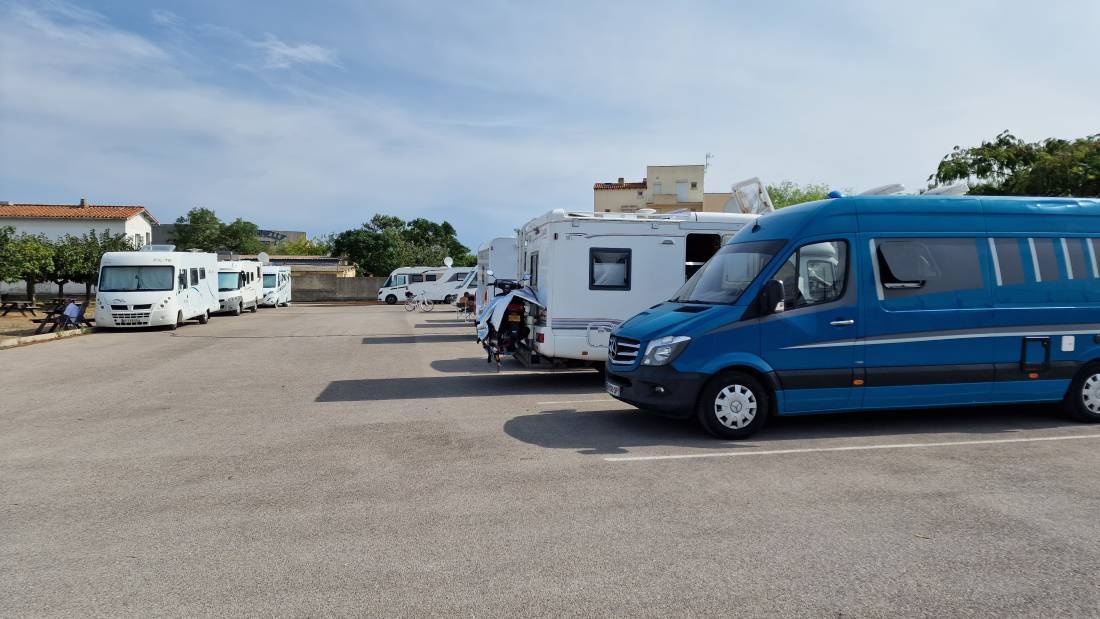 Stellplatz Saint-Cyprien — Місце для кемперів in Saint-Cyprien